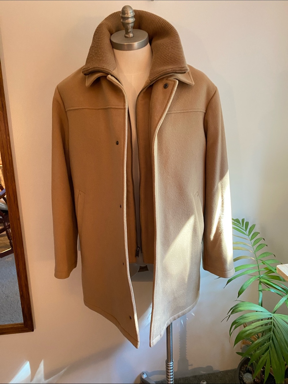 RAINFOREST Men's Camel Coloured 80% Wool 20% Cashmere Pea Coat. Size M.